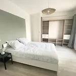 Belle Maison De 140m2, Proche Centre *
