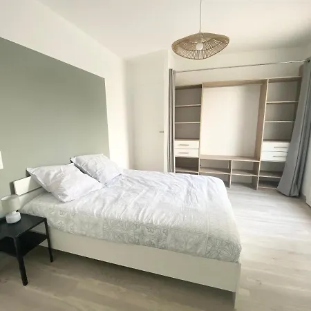 Belle Maison De 140m2, Proche Centre *