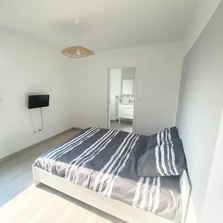 Belle Maison De 140m2, Proche Centre Holiday home