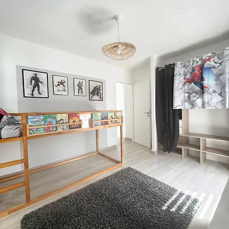 Belle Maison De 140m2, Proche Centre Nyaraló *