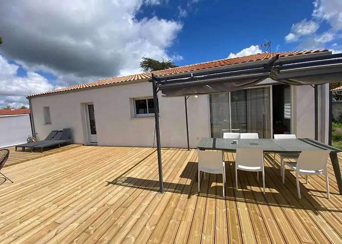Belle Maison De 140m2, Proche Centre Hébergement de vacances *