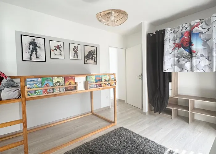 Belle Maison De 140m2, Proche Centre Hébergement de vacances *